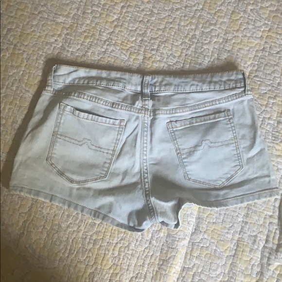 Shorts - Picture 2 of 3